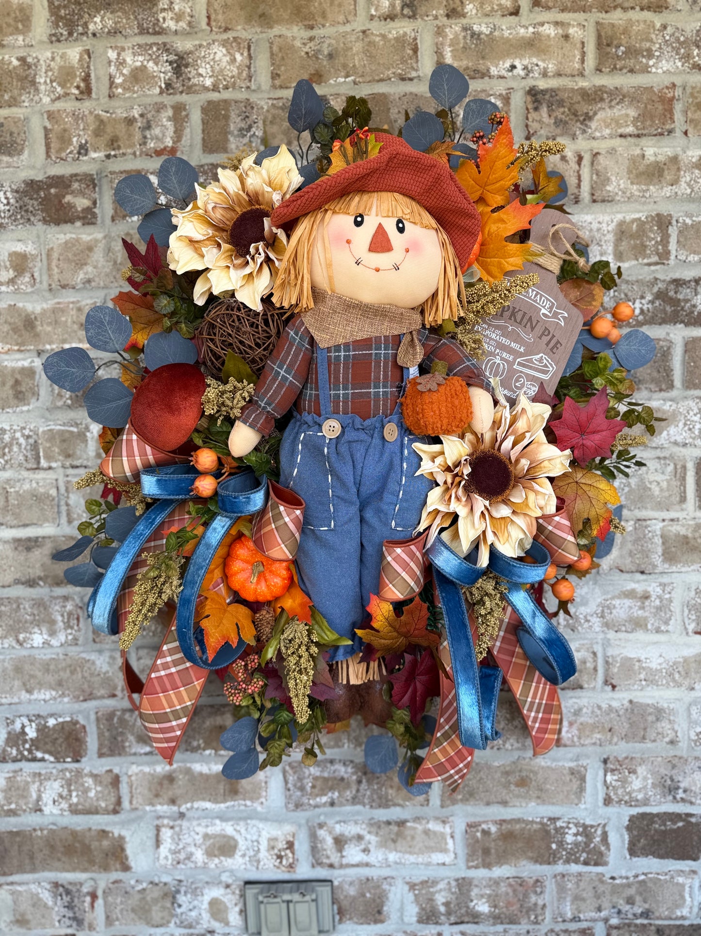 Pumpkin Pie Scarecrow